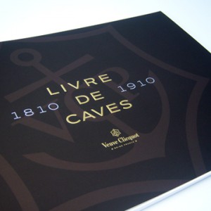 Couverture de livre avec marquage à chaud galbé